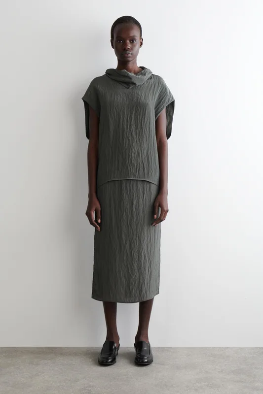COS Women's Crinkled Satin Pencil Skirt in Grey