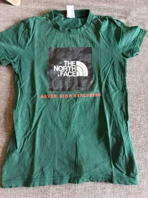 Grön t-shirt från The North Face