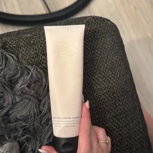 Antonio Axu Anti-Frizz Repair Cream