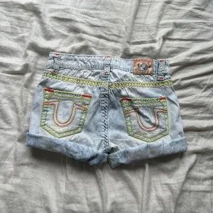 shorts true religion