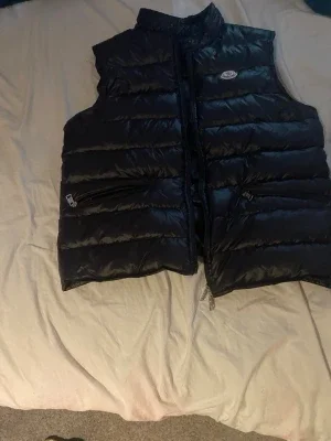 Moncler väst
