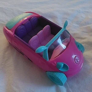 Leksak bilen till Petshop