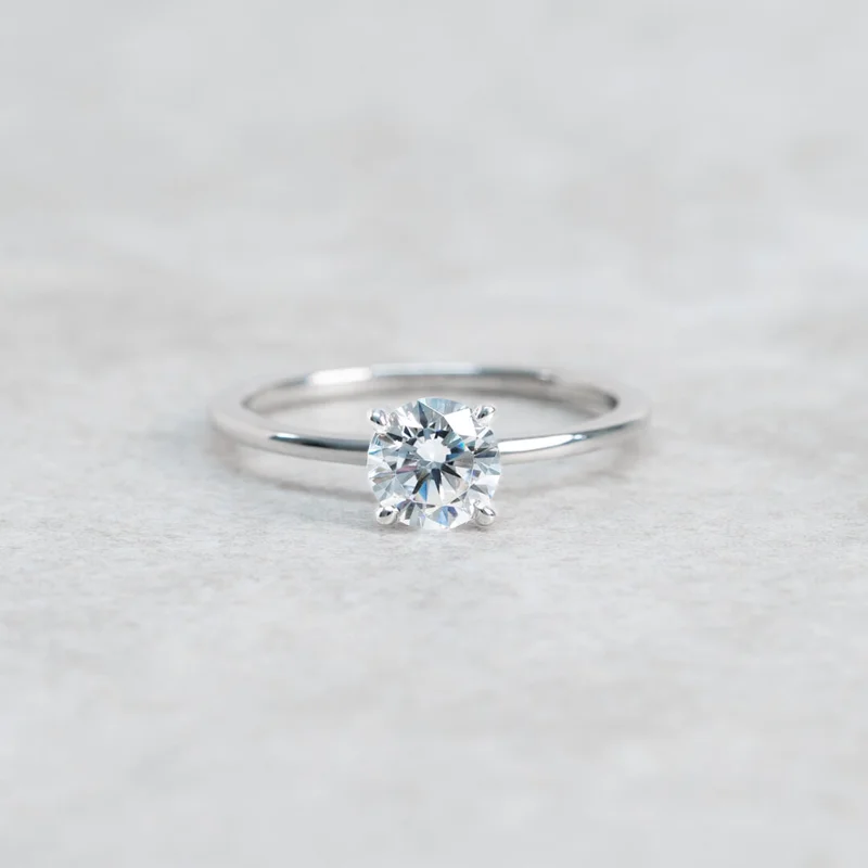 Förlovningsring Scilla, 18K vitguld : Diamanter - Naturliga, Gravyrstil - Vänligen välj, Ring 87 - Utan diamant, Storlek - 45 - Förlovning- och 