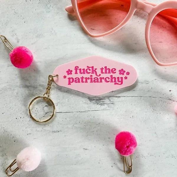 Feministisk Nyckelring, Rosa Nyckelring, Fuck The Patriarchy Feministisk Nyckelring, Feministisk Motel Nyckelring