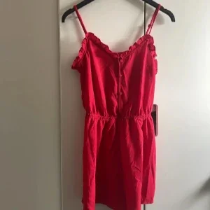 Röd byxdress