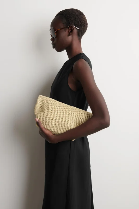 COS Women's Bolso De Mano Plegable Efecto Rafia in Beige