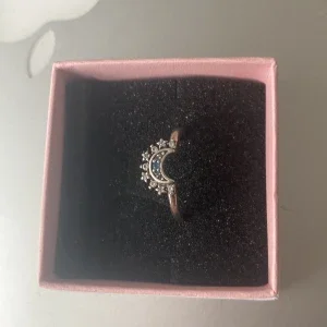 Pandora ring