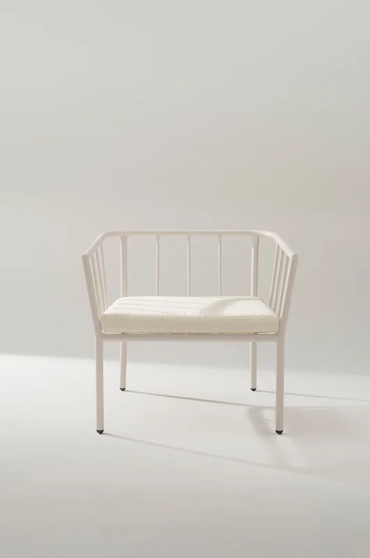 Jotex - Nojatuoli Beige/valkoinen Tyyny Beige/valkoinen tyyny - MENTON - Osta Puutarhanojatuolit Jotex