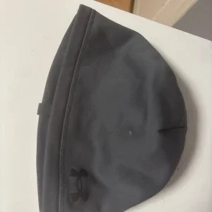 Grå träningsmössa från Under Armour