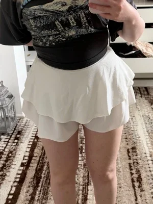Kjol med shorts - M
