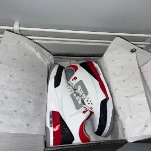 Nike Air Jordan 3 Fire Red sneakers