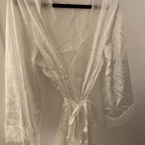 Satin morgonrock