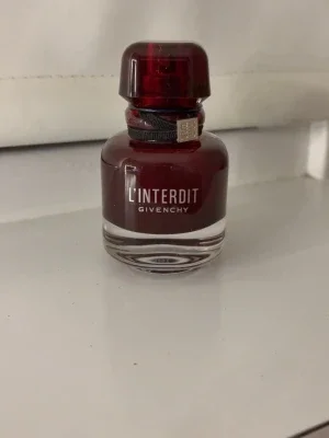 Givenchy L’Interdit Rouge parfym