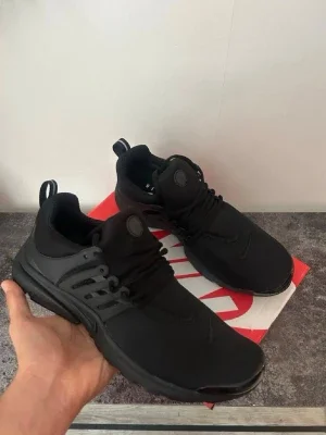 Nike Air Presto helsvarta sneakers
