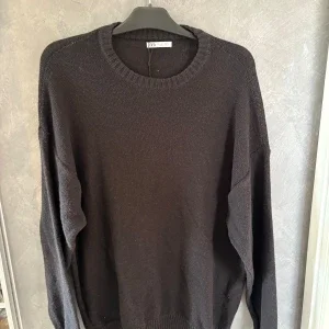 Svart stickad tröja från Zara Man