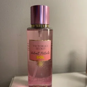 Victoria's Secret Velvet Petals Sol