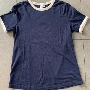 T-shirt från &other stories