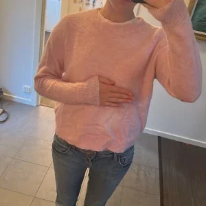 Ljusrosa stickad tröja Selected Femme