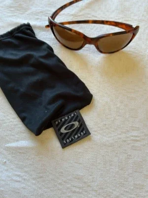 Oakley solglasögon