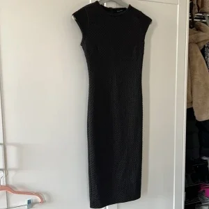 Svart zara klänning