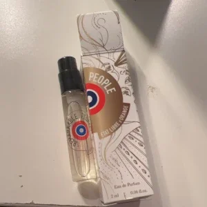 Remarkable People Eau de Parfum från Etat Libre d'Orange