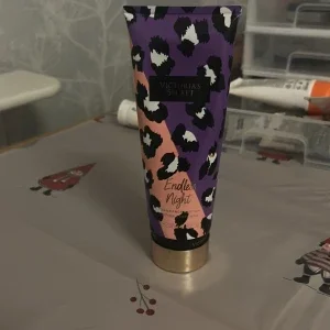 Victoria's Secret Endless Night lotion