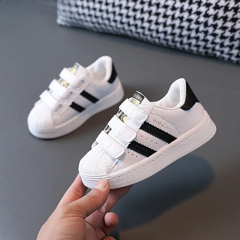 AliExpress - Kinder Turnschuhe Kinder Mode Design Weiß Rutschfeste Freizeitschuhe Jungen Mädchen Haken Atmungsaktive Turnschuhe Kleinkind Outdoor 
