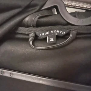Svart lång regnjacka från True North XL