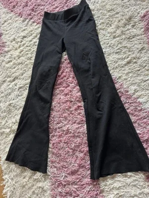 Svarta yoga pants