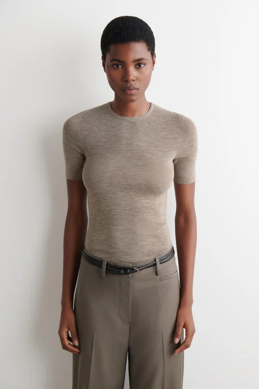 COS Women's Sömlös T-Shirt I Merinoull in Beige