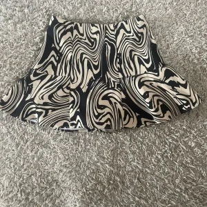 Kjol med shorts