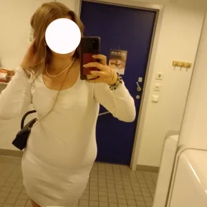 Vit långärmad klänning från 157