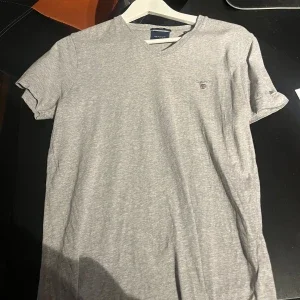 Gant Grå T-shirt