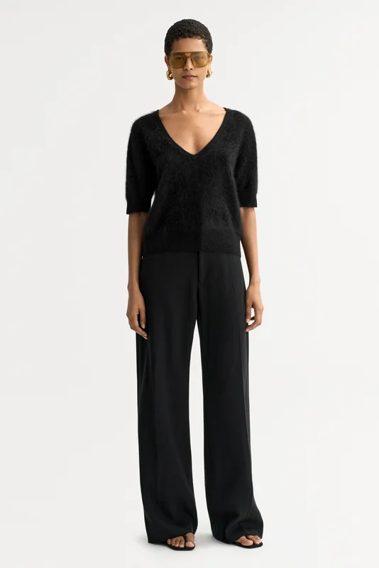 Soft Goat - Brushed v-neck t-shirt - Women cashmere sweater - S - Black