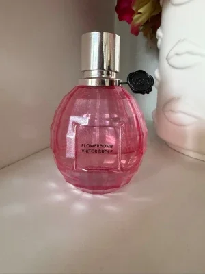Viktor&Rolf: Flowerbomb La vie en Rose