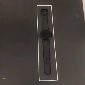 Samsung smart klocka modell Galaxy watch 4