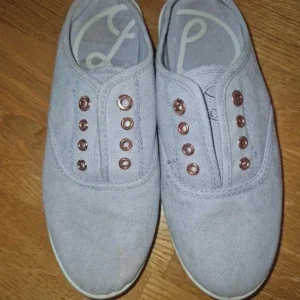 Lila sneakers utan snörning