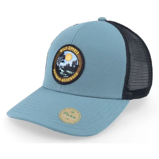 Wild Spirit - Blå trucker Kasket - Outdoor Landscape Sunset Logo Navy/Black @ Hatstore