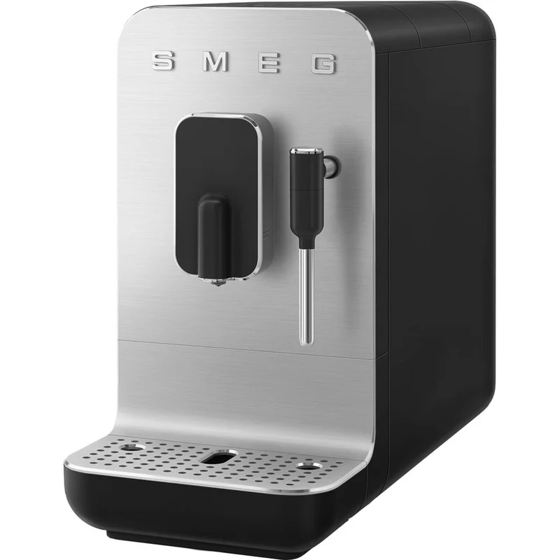 Smeg BCC02BLMEU Espressomaskin med melkeskummer' - 'Svart