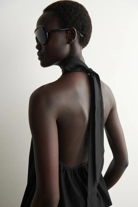 COS Women's Top Con Scollo All'americana E Schiena Scoperta in Nero
