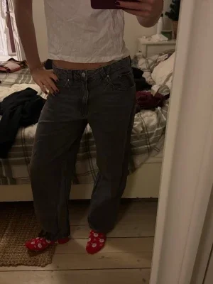 Grå loose fit jeans från Perfect Jeans