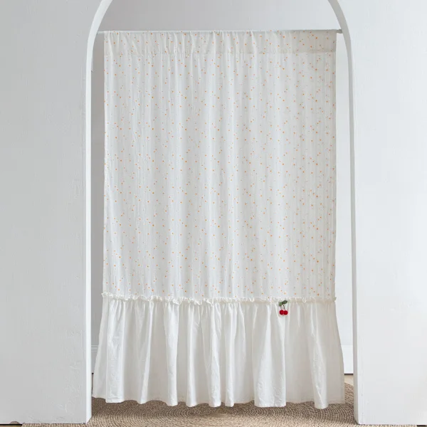 Beige gardin, dörrgardin