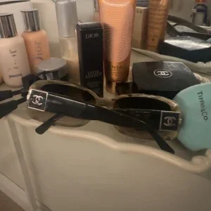 Chanel solglasögon