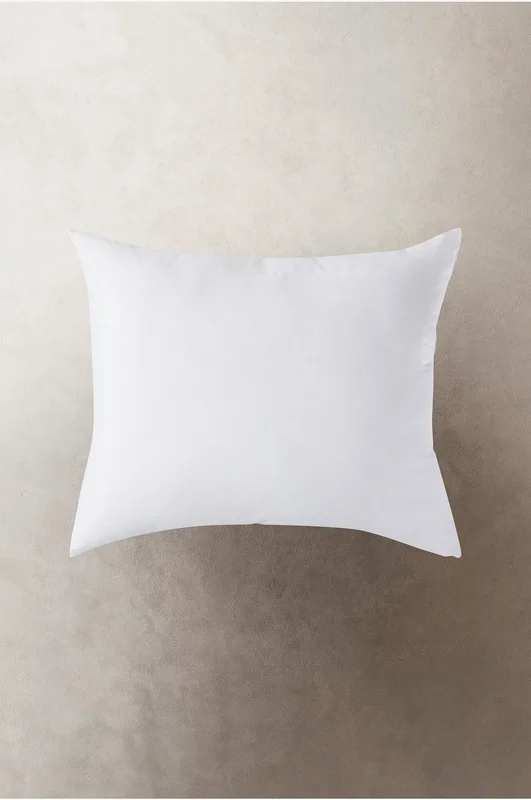 Jotex - Medium Kudde 50x60 Cm Vit CELINE - Köp Täcken & kuddar hos Jotex