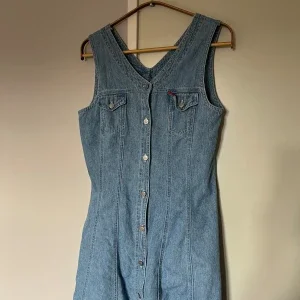 Klänning i jeanstyg