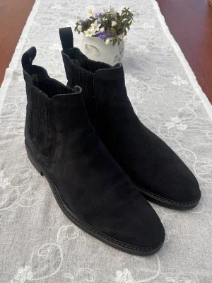 Fur Lined Chelsea boots från Rose & Born