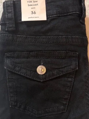 Svarta Y2K bootcut jeans