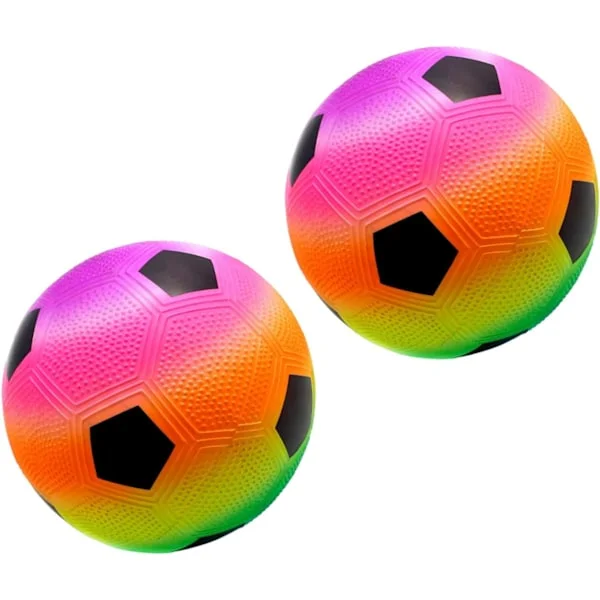 PVC-ball for barn. Regnbue oppblåsbar fotball. Myk ball for barn. Perfekt ball for lek på stranden, i parken, ved bassenget, på ferie. 23 cm diameter.
