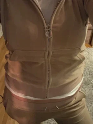 Beige Juicy Couture velourset