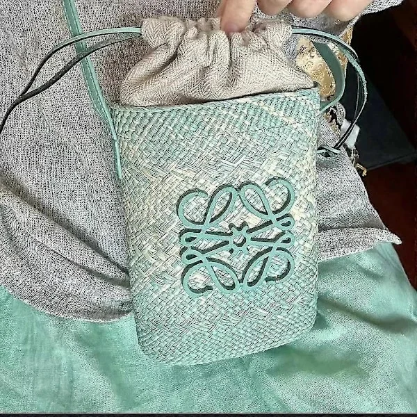 2024 New Bag Straw Bag Hand-Woven Women's Bag Bucket Bag Shoulder Bag Small Bag Summer